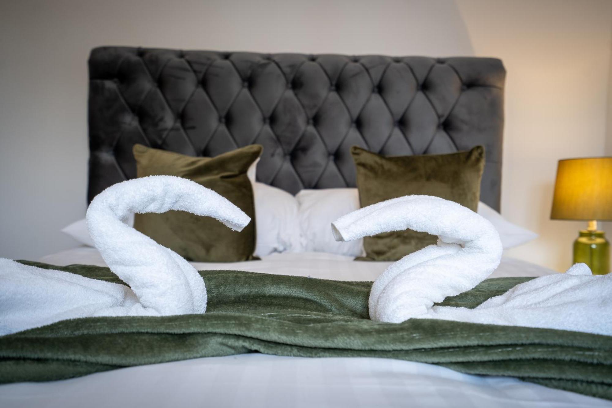 Emirates House, Luxe 5 Bed, With King Sized Beds, Next To Aiport & Nec, Jlr 5 Mins Villa Marston Green Kültér fotó