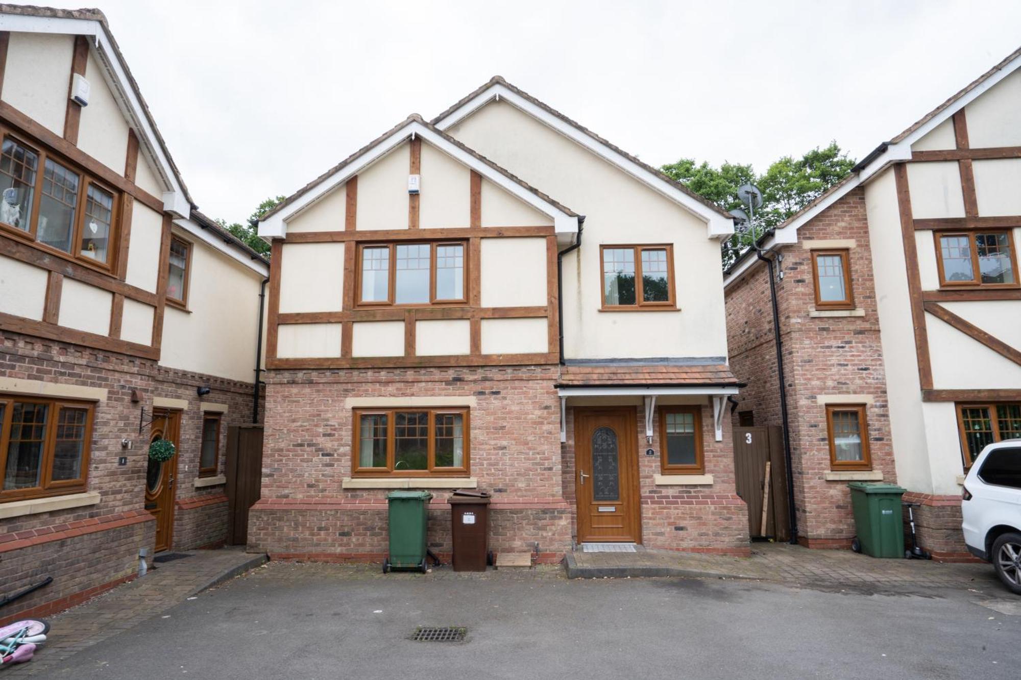 Emirates House, Luxe 5 Bed, With King Sized Beds, Next To Aiport & Nec, Jlr 5 Mins Villa Marston Green Kültér fotó