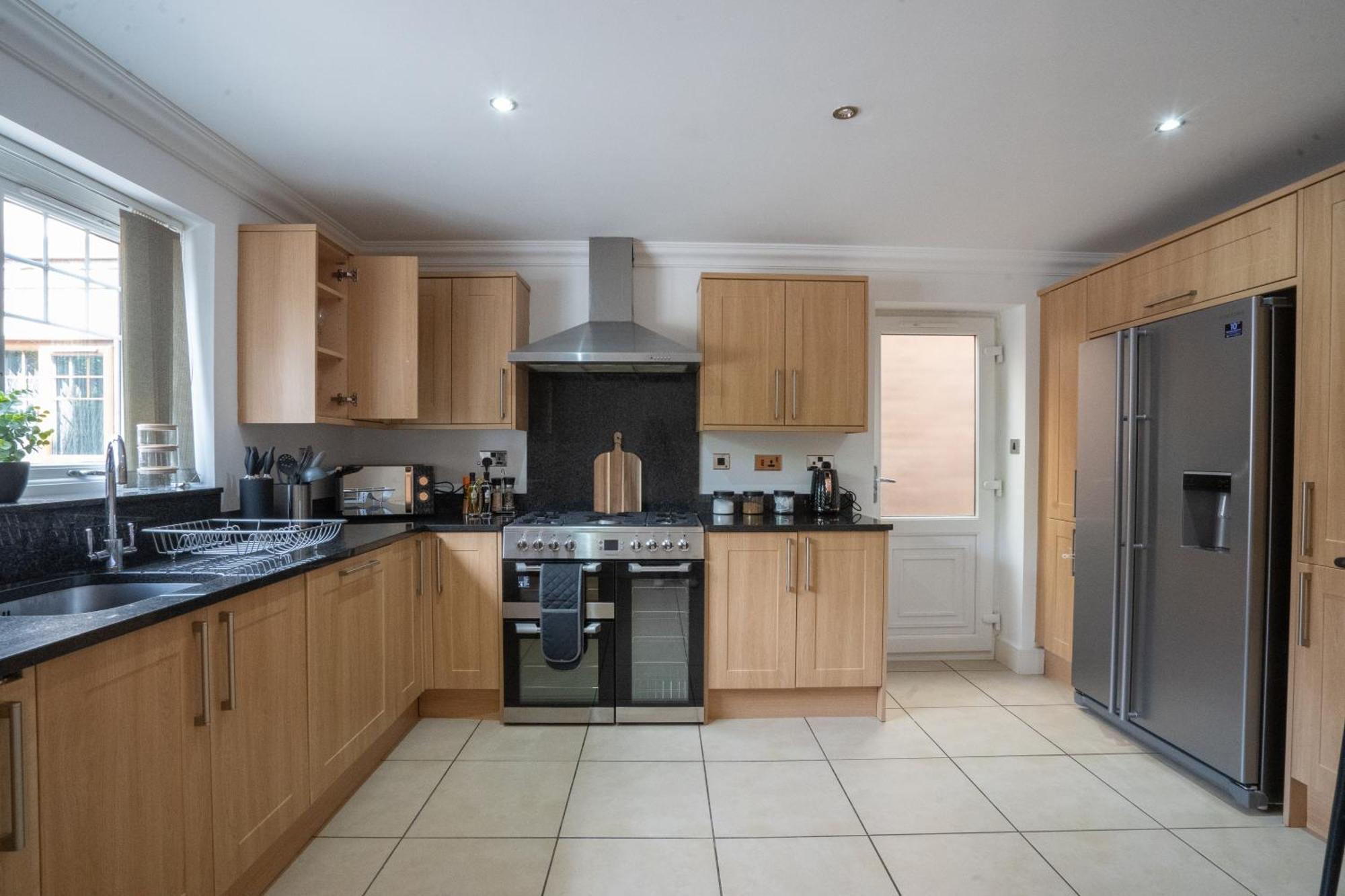 Emirates House, Luxe 5 Bed, With King Sized Beds, Next To Aiport & Nec, Jlr 5 Mins Villa Marston Green Kültér fotó
