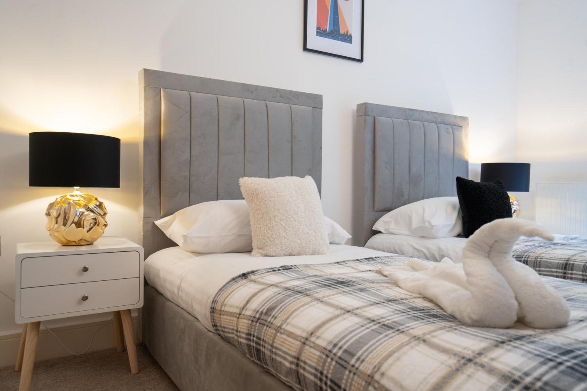 Emirates House, Luxe 5 Bed, With King Sized Beds, Next To Aiport & Nec, Jlr 5 Mins Villa Marston Green Kültér fotó