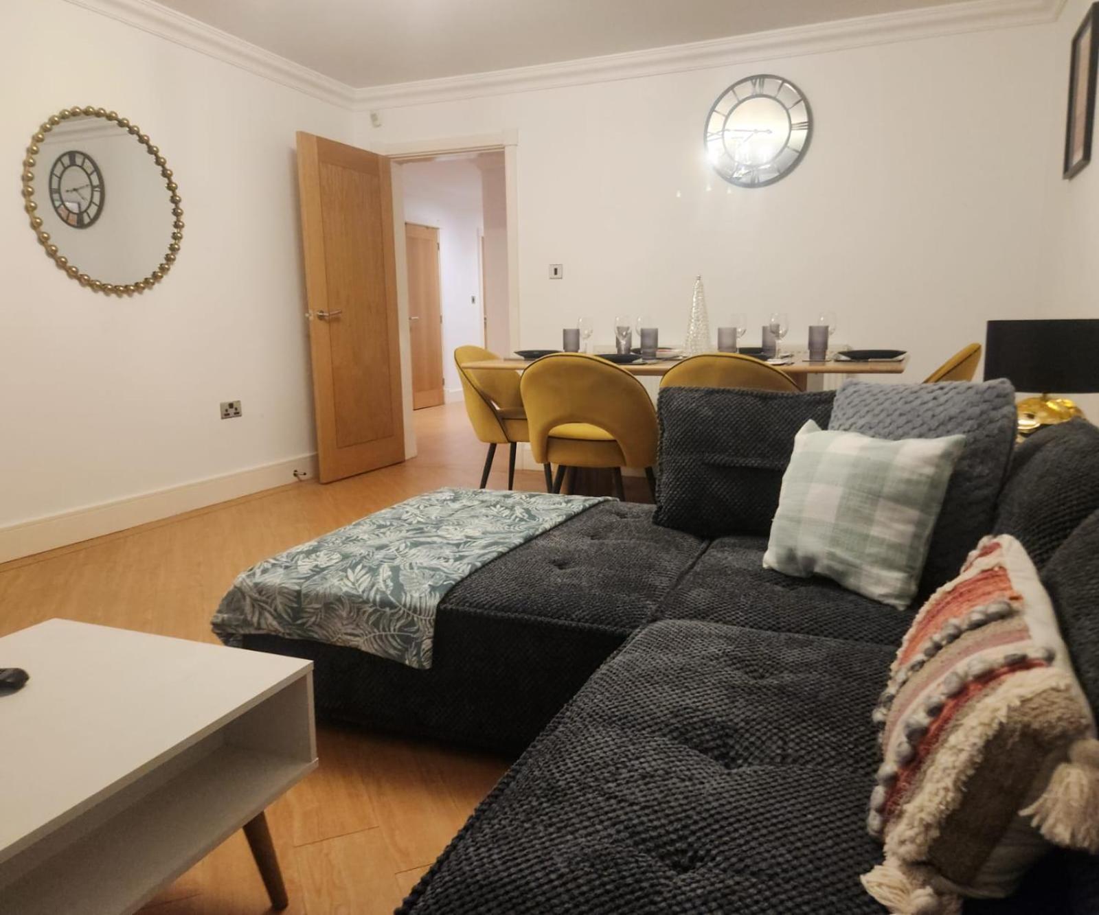 Emirates House, Luxe 5 Bed, With King Sized Beds, Next To Aiport & Nec, Jlr 5 Mins Villa Marston Green Kültér fotó